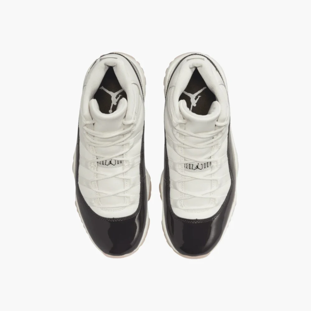 Jordan 11 Retro WMNS Neapolitan - Image 3